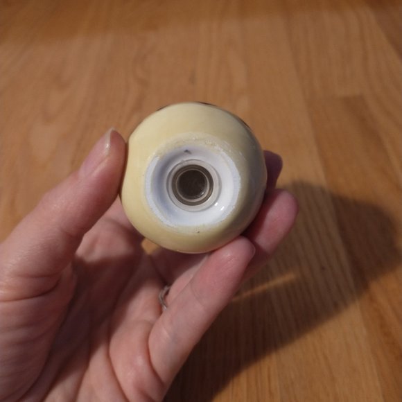 Tare Panda Pepper Shaker - Picture 3 of 3